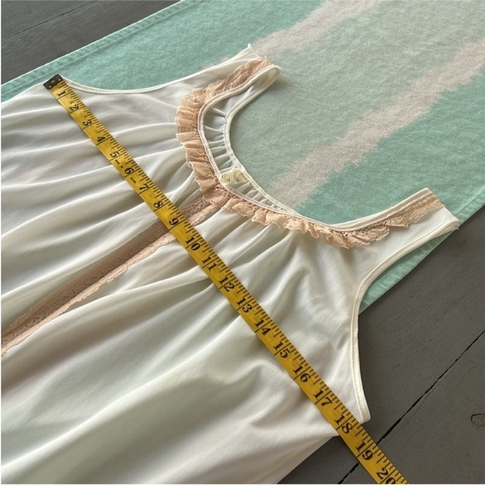 Vintage Lace Embroidered Nightgown & Robe Set White Nylon Made USA Large - Picture 11 of 14